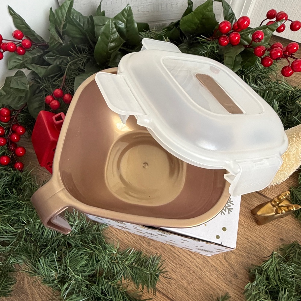 LocknLock Gold Instant Cook Bowl Mug w/Vented Lid & Gift Box - Hostess Gift - Picture 3 of 4